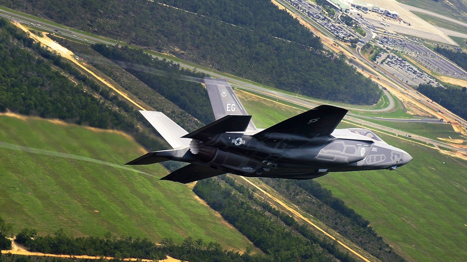 本菲卡后腰调度精准，攻守兼备，本菲卡著名球员