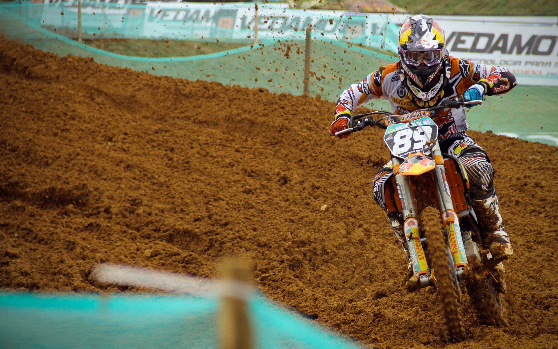 “帕布罗·马特拉的强大防守技能,为阿根廷美洲狮队保驾护航”