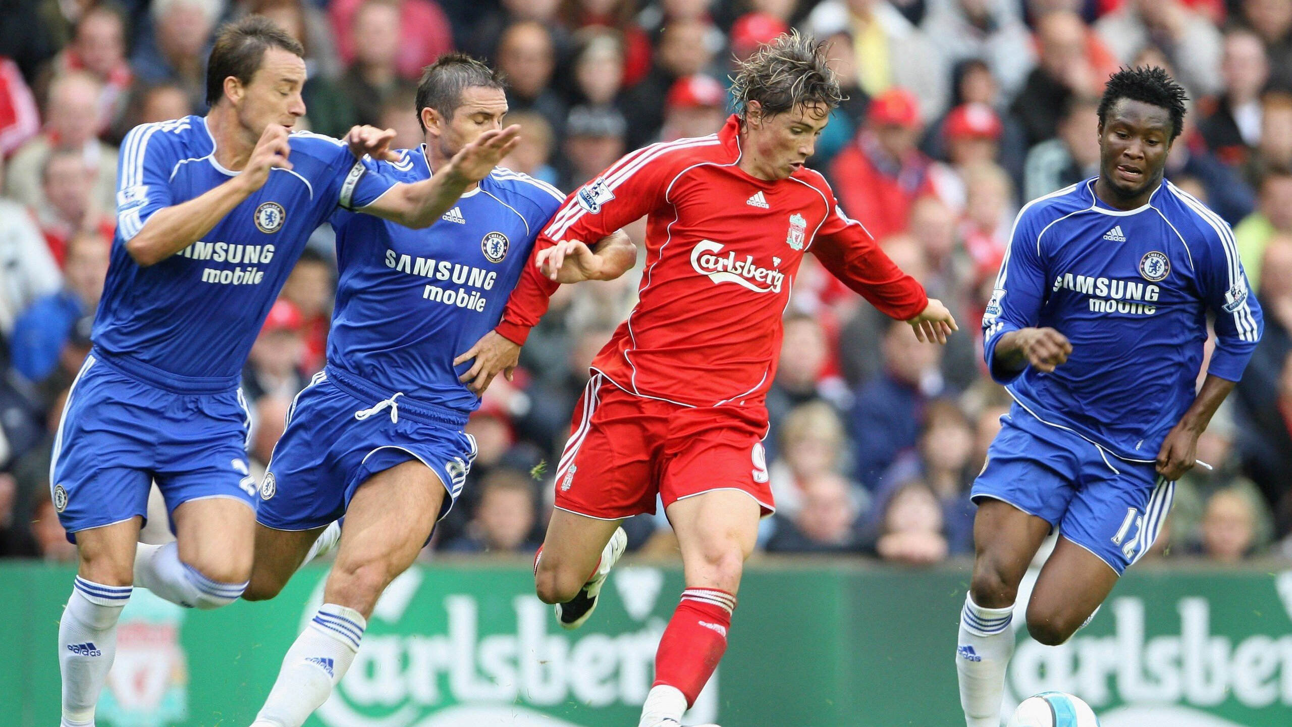 “亚戈·卡尔曼的强硬风格与全面技术,让美洲狮队在世界赛场中称霸”